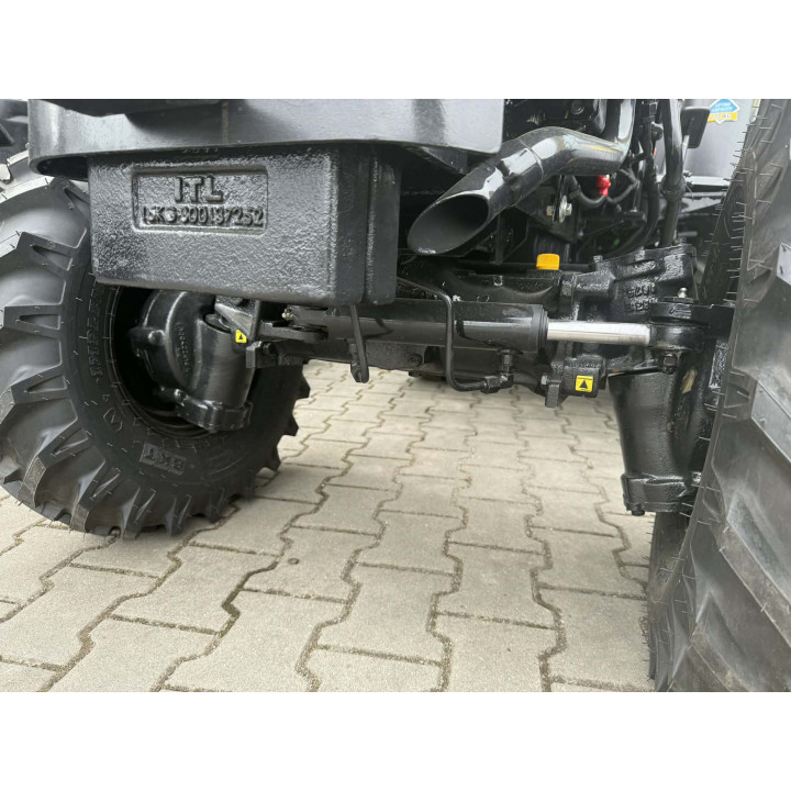 CIAGNIK ROLNICZY SOLIS 26 HST 4WD,      o¶ HD,kabina, ładowacz z jojstkiem i łyżk± 120 cm,d.kola 7.00-12 300/70