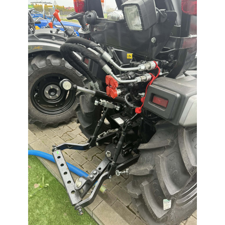 Malotraktor Solis 26 9+9 4WD, GT – vysoký výkon čerpadla, hydraulický zámek, čelní nakladač a lžíce 120 cm, velká kola